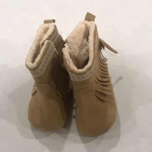 Joe Fresh booties for babies. Size 3